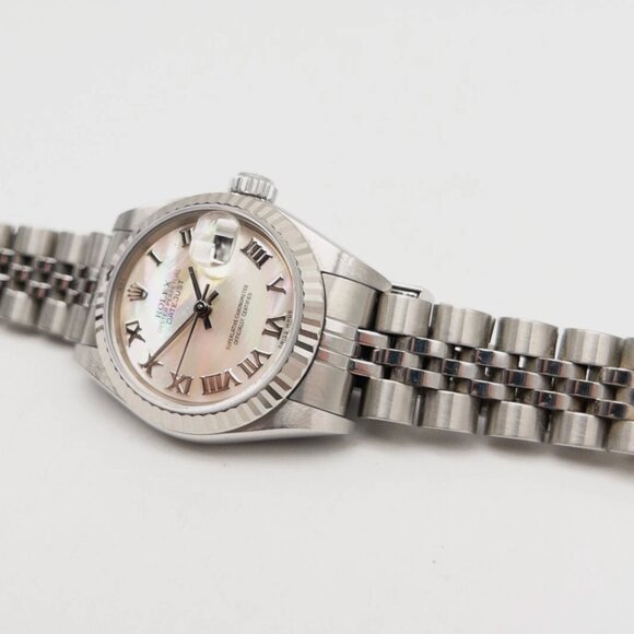 MINT Ladies Rolex Mother of Pearl 18k White Gold With Papers main image 4